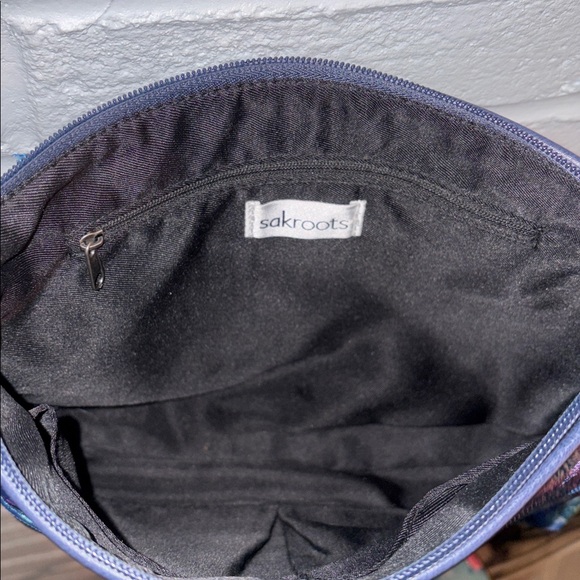 ๐ข Sakroots Basic Crossbody Bag in Royal Blue Seascape. Like new! - Picture 11 of 16